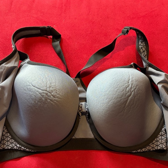 VSX Black & Gray Geometric Front-Zip Sports Bra - Picture 2 of 4